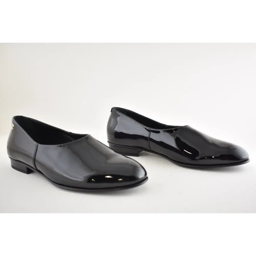 Chanel RUNWAY 25C Black Patent CC Logo Slip On Moccasin Ballet Loafer Flat 38c